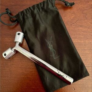 NWOT YSL Forever Youth Liberator Y-Shape Face Massage Roller
